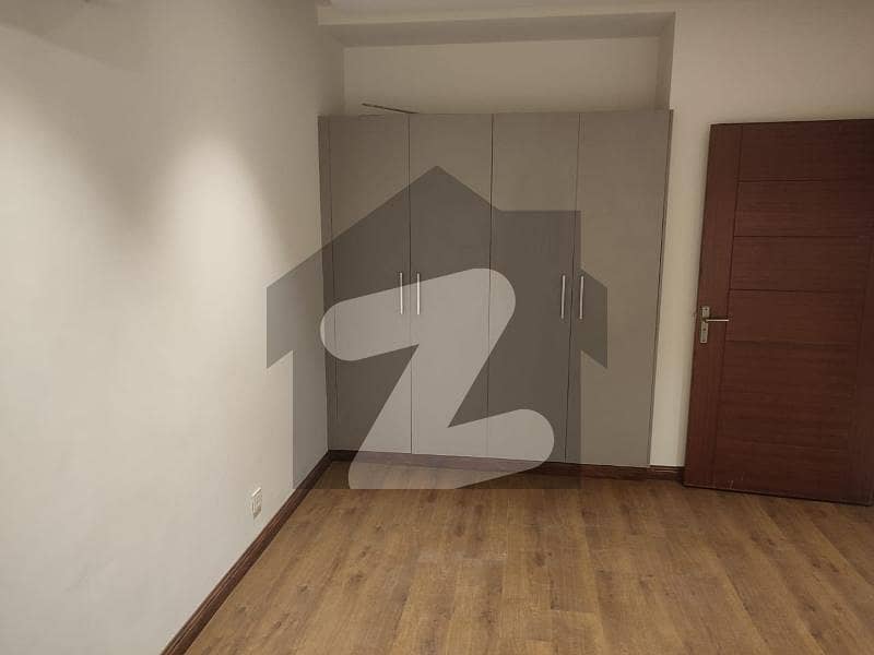 گلبرگ لاہور میں 2 کمروں کا 6 مرلہ فلیٹ 1.8 لاکھ میں کرایہ پر دستیاب ہے۔