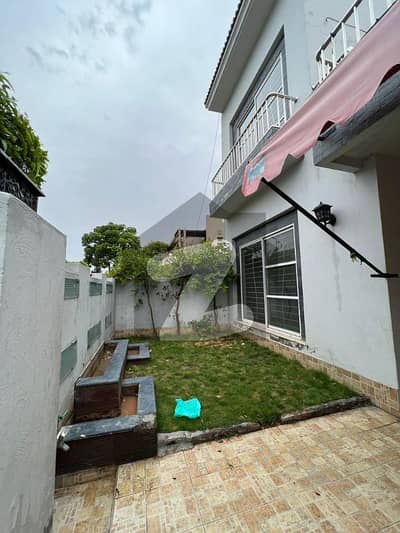 BEAUTIFULL USED HOUSE FOR SALE IN DHA LAHORE