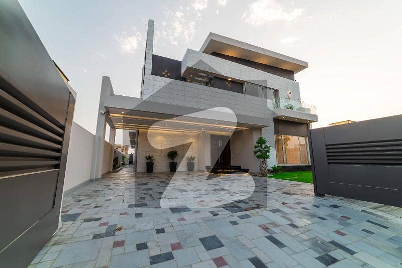 1 Kanal Modern Design House For Sale At Hot Location Near To Park & Commercial