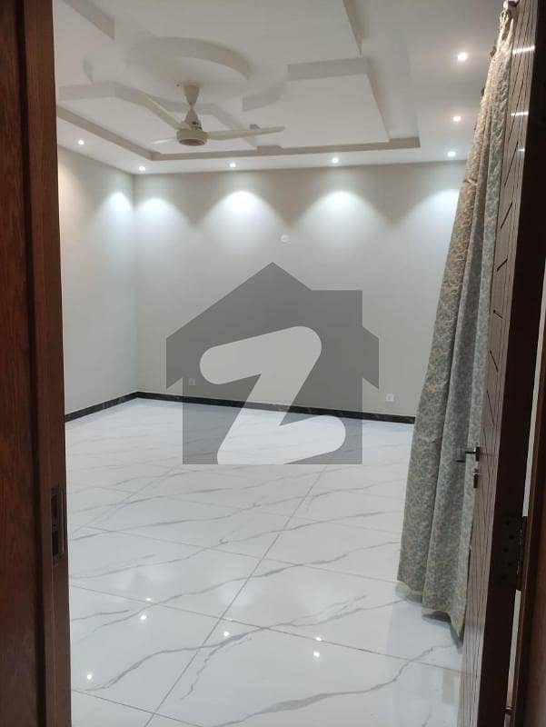 ڈی ایچ اے فیز 7 ڈیفنس (ڈی ایچ اے),لاہور میں 3 کمروں کا 1 کنال بالائی پورشن 85.0 ہزار میں کرایہ پر دستیاب ہے۔