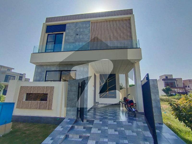 FACEING PARK 5 MARLA HOUSE AVAILABLE FOR RENT IN DHA 9 TOWN ,