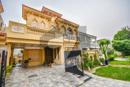 10 MARLA BRAND NEW HOUSE FOR SALE IN DHA PHASE 8 EX AIR AVENUE