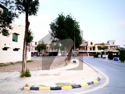 7 Marla Corner Plot For Sale In Bahria Nasheman Fully Developed Area