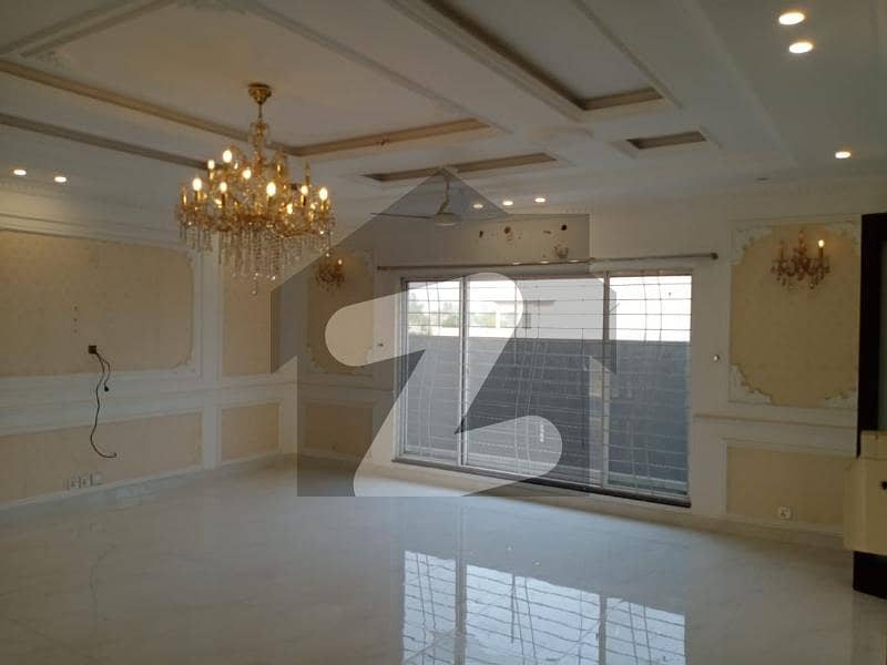 ڈی ایچ اے فیز 7 - بلاک پی فیز 7,ڈیفنس (ڈی ایچ اے),لاہور میں 5 کمروں کا 1 کنال مکان 7.25 کروڑ میں برائے فروخت۔