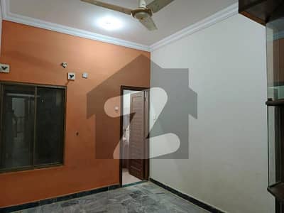 Hayatabad Phase1 Sector D3 1room Available For Female