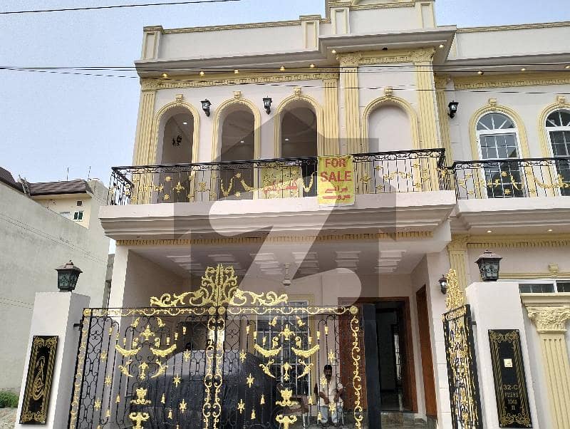 10 Marla Brand New House For Sale in Punjab University Town