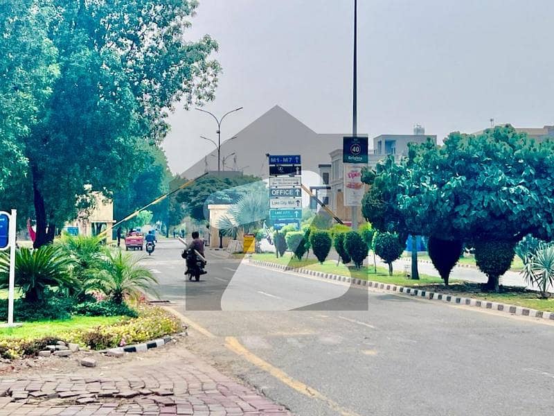 لیک سٹی ۔ سیکٹر ایم ۔ 4 لیک سٹی,رائیونڈ روڈ,لاہور میں 1 کنال رہائشی پلاٹ 2.75 کروڑ میں برائے فروخت۔