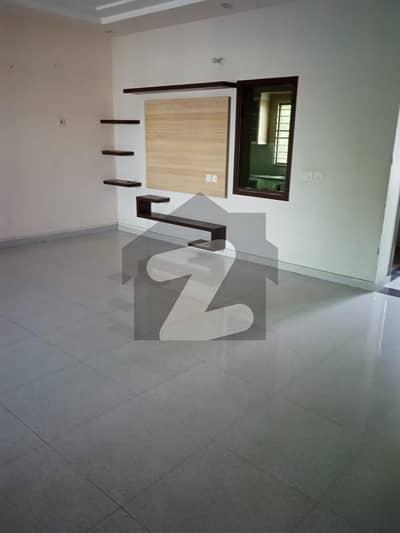 Beautiful One Kanal Upper Portion For Rent