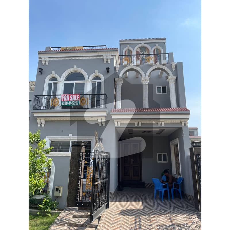 5 Marla 40 Ft Road A+ House Available For Sale Hot Location