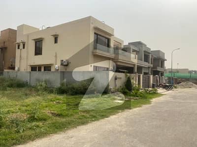 ڈیوائن گارڈنز لاہور میں 10 مرلہ رہائشی پلاٹ 2.5 کروڑ میں برائے فروخت۔