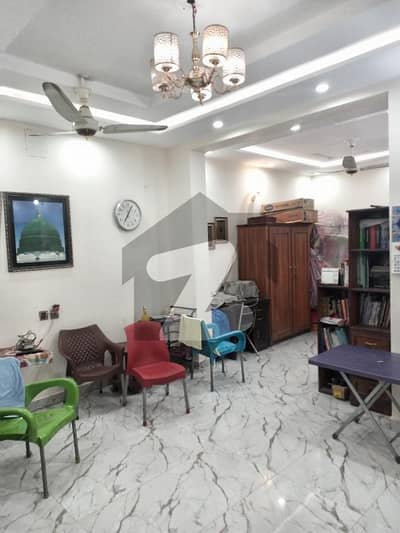 جوہر ٹاؤن فیز 2 - بلاک کے جوہر ٹاؤن فیز 2,جوہر ٹاؤن,لاہور میں 6 کمروں کا 5 مرلہ مکان 2.65 کروڑ میں برائے فروخت۔
