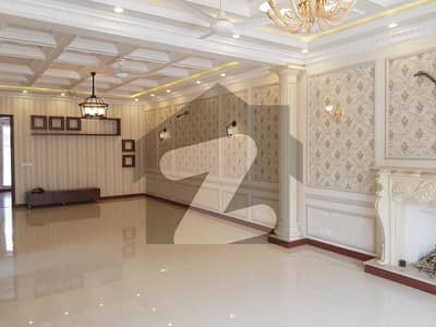 ڈی ایچ اے فیز 5 ڈیفنس (ڈی ایچ اے),لاہور میں 4 کمروں کا 10 مرلہ مکان 4.95 کروڑ میں برائے فروخت۔