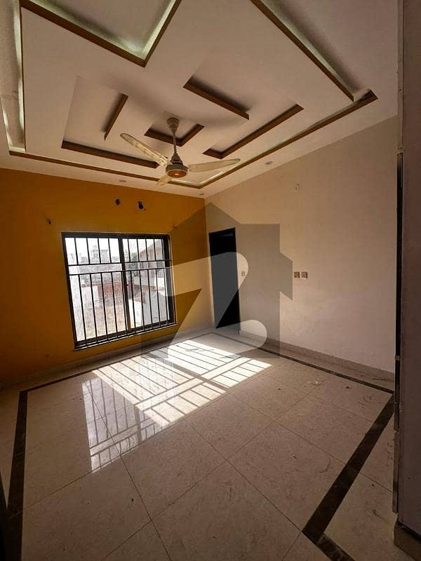 بحریہ ٹاؤن گلبہار بلاک بحریہ ٹاؤن سیکٹر سی,بحریہ ٹاؤن,لاہور میں 5 کمروں کا 10 مرلہ مکان 1.2 لاکھ میں کرایہ پر دستیاب ہے۔