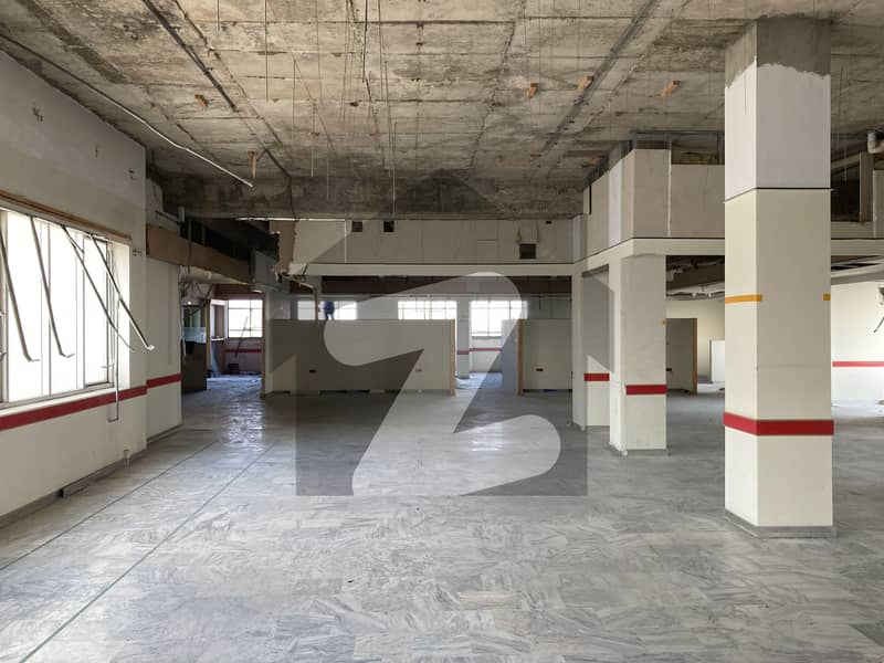 Office space available for rent in Main i10 Markaz