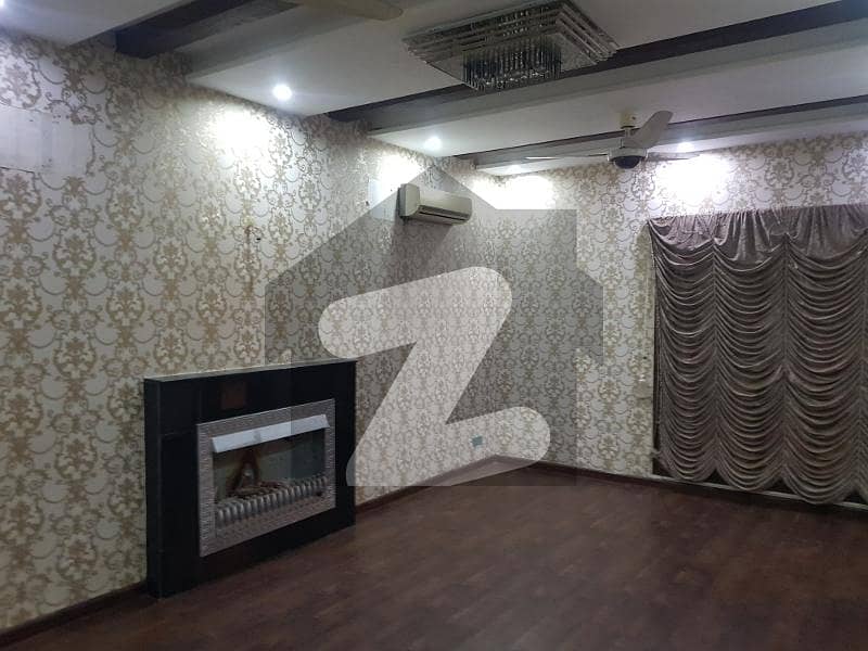 ڈی ایچ اے فیز 7 ڈیفنس (ڈی ایچ اے),لاہور میں 4 کمروں کا 10 مرلہ مکان 3.79 کروڑ میں برائے فروخت۔