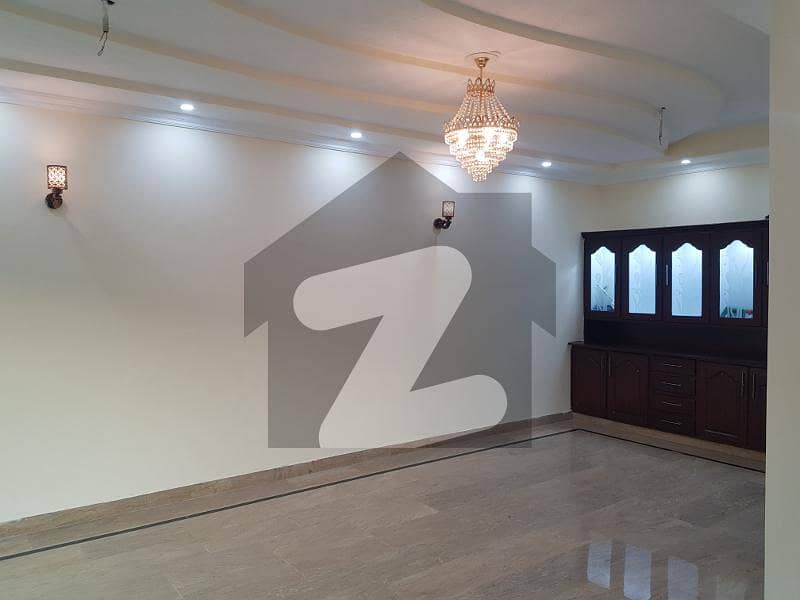 10 Marla Ultra Modern House Hot Location In DHA Phase 5 Lahore