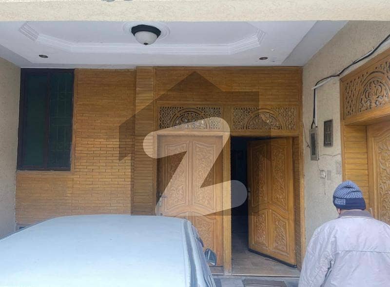 پی ڈبلیو ڈی ہاؤسنگ سکیم اسلام آباد میں 4 کمروں کا 10 مرلہ مکان 3.5 کروڑ میں برائے فروخت۔