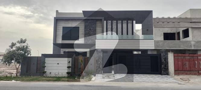 1 Kanal Brand New House DHA Multan Sect - M
For Sale
