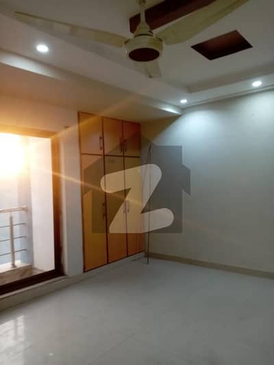 4 marla flat for rent in paragon city lahore