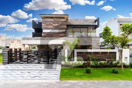 Magnificent Ultra Modern Designed of 1 Kanal Family House On Quiet Prime Location