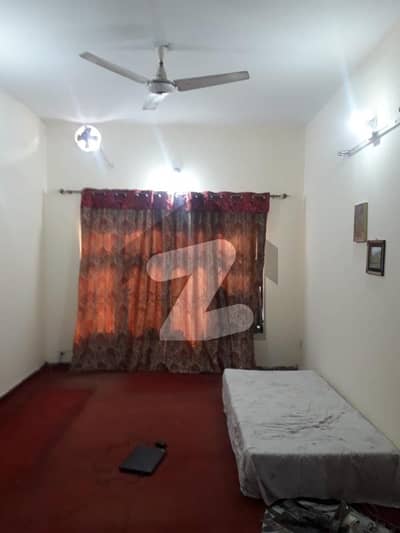 فیصل ٹاؤن ۔ بلاک ڈی فیصل ٹاؤن,لاہور میں 2 کمروں کا 10 مرلہ زیریں پورشن 60.0 ہزار میں کرایہ پر دستیاب ہے۔