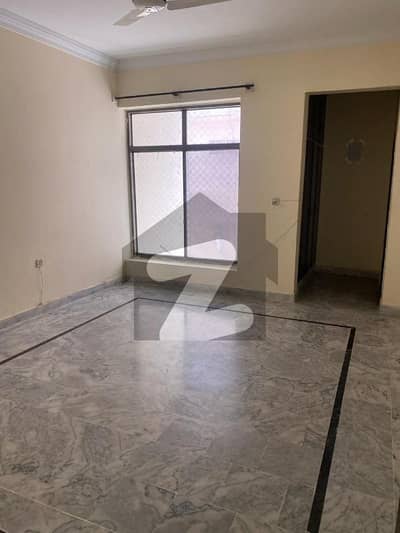 Prime Location Upper Portion Of 1 Kanal Available For rent In Hayatabad Phase 1