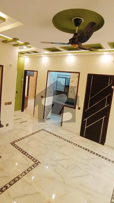 بحریہ آرچرڈ لاہور میں 4 کمروں کا 5 مرلہ مکان 2.1 کروڑ میں برائے فروخت۔