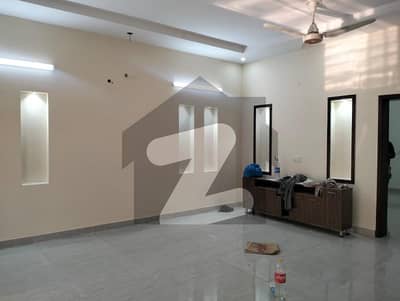10 Marla House Available For Rent In EE Block Bahria Town,Lahore