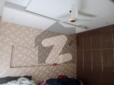طارق گارڈنز ۔ بلاک ای طارق گارڈنز,لاہور میں 3 کمروں کا 10 مرلہ بالائی پورشن 65.0 ہزار میں کرایہ پر دستیاب ہے۔