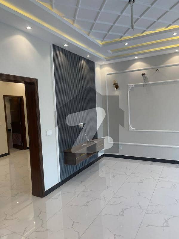 بحریہ ٹاؤن ۔ سیکٹر ایف بحریہ ٹاؤن,لاہور میں 3 کمروں کا 5 مرلہ مکان 2.0 کروڑ میں برائے فروخت۔