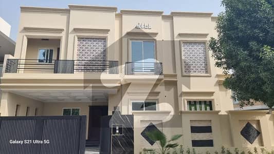 Wapda Town Phase 2 - Corner Park Facing Block Q House Sized 9.13 Marla Is Available