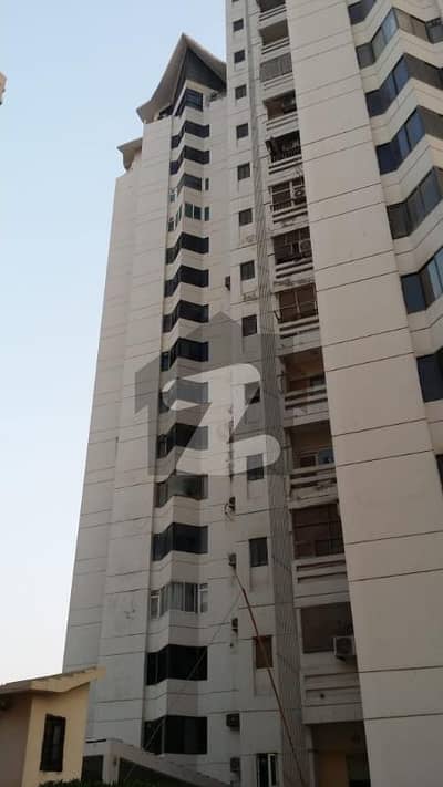 کلفٹن ۔ بلاک 2 کلفٹن,کراچی میں 4 کمروں کا 12 مرلہ فلیٹ 2.0 لاکھ میں کرایہ پر دستیاب ہے۔