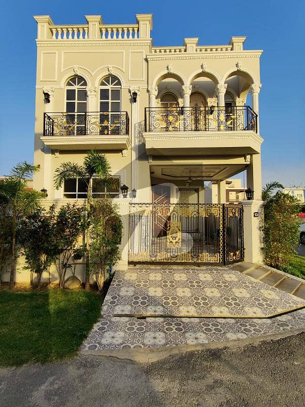 5.5-Marla Corner Italian Design Eye Catching Dream Villa Near Park For Sale In DHA