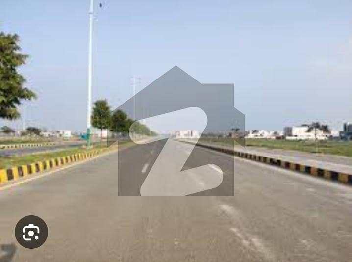 ڈی ایچ اے فیز 7 - بلاک زیڈ ڈی ایچ اے فیز 7,ڈیفنس (ڈی ایچ اے),لاہور میں 1 کنال رہائشی پلاٹ 4.1 کروڑ میں برائے فروخت۔