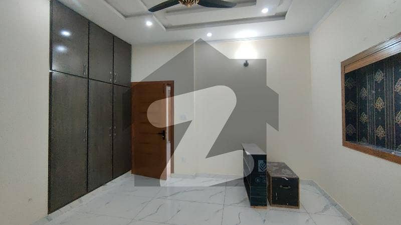 سوان گارڈن اسلام آباد میں 4 کمروں کا 8 مرلہ مکان 3.2 کروڑ میں برائے فروخت۔