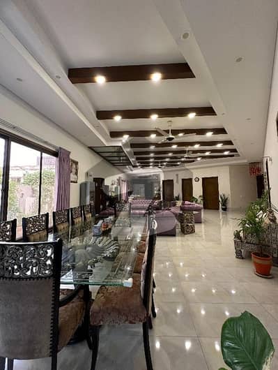 RENTAL 1000 YARDS FULLY FURNISHED BUNGALOW AT DHA PHASE 5.