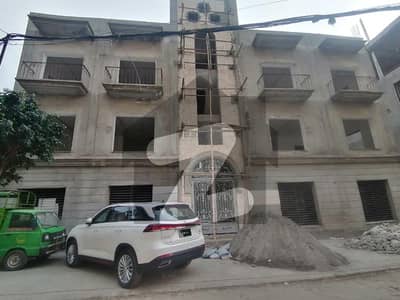 Gulberg 2 kanal new building is available on rent