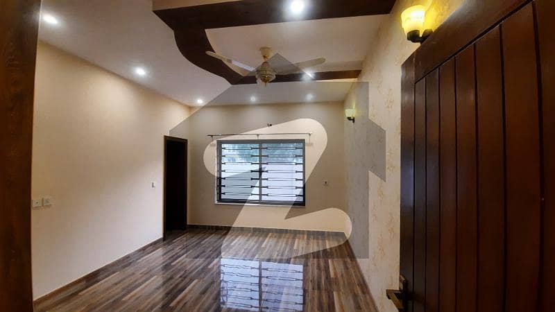 1 Kanal House For Sale At Very Ideal Location In Bahria Town Lahore