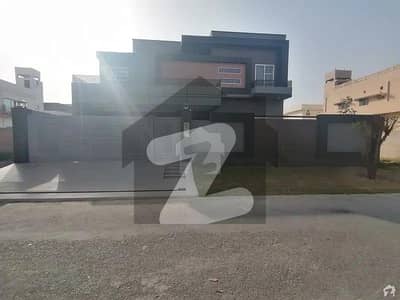 Prime Location 20 Marla House For Sale In Wapda Town Phase 1