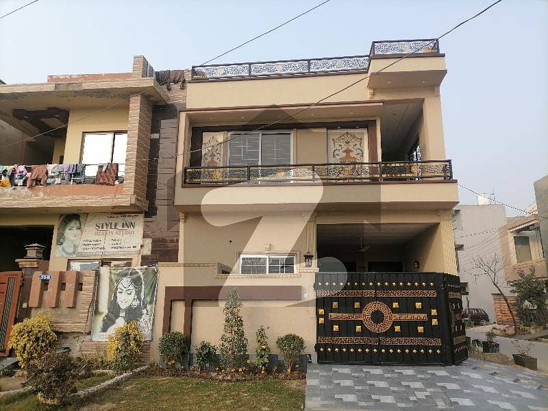 ایڈن بولیوارڈ ہاؤسنگ سکیم کالج روڈ,لاہور میں 5 کمروں کا 5 مرلہ مکان 2.4 کروڑ میں برائے فروخت۔