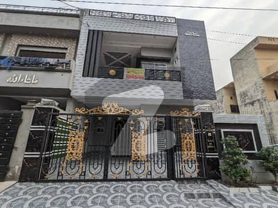 ایڈن بولیوارڈ ہاؤسنگ سکیم کالج روڈ,لاہور میں 6 کمروں کا 8 مرلہ مکان 2.7 کروڑ میں برائے فروخت۔