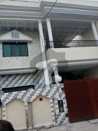 Highly-coveted 6 Marla House Is Available In Munawar Colony For sale