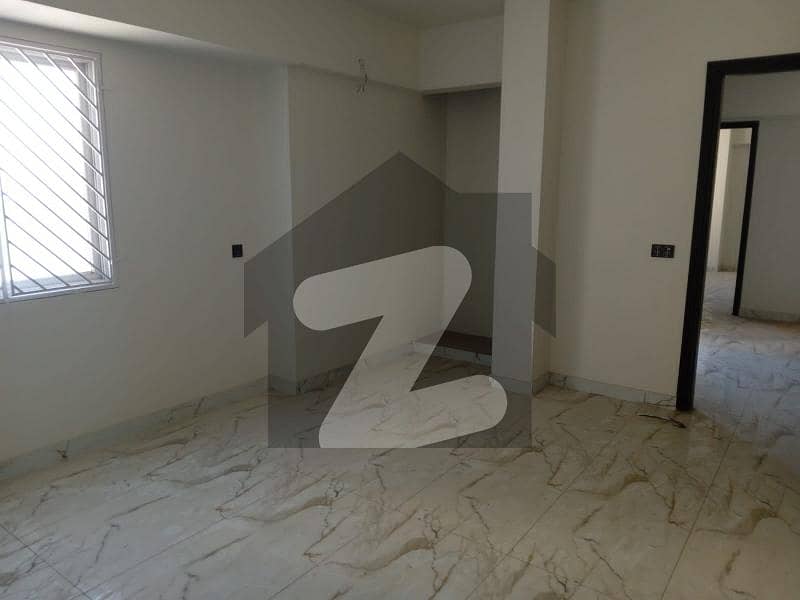 Prime Location In Clifton - Block 7 Of Karachi, A 1700 Square Feet Flat Is Available