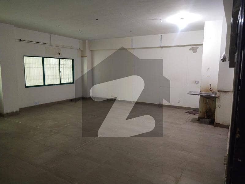 800 Sq Ft empty OFFICE is available at Shahra e Faisal 12 HOURS Building Day Shift