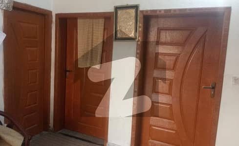 مدینہ ٹاؤن اسلام آباد میں 3 کمروں کا 6 مرلہ مکان 1.65 کروڑ میں برائے فروخت۔