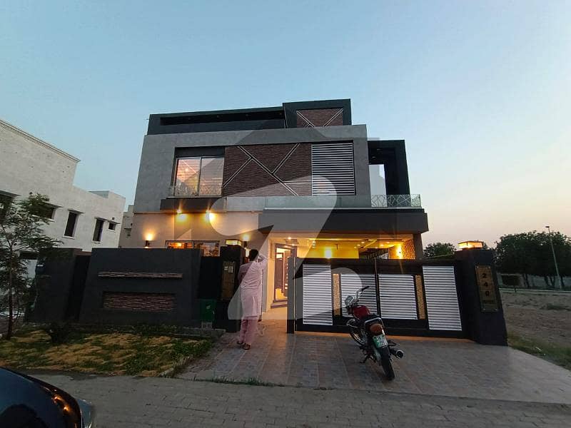 one kanal houes for rent bahria orchard