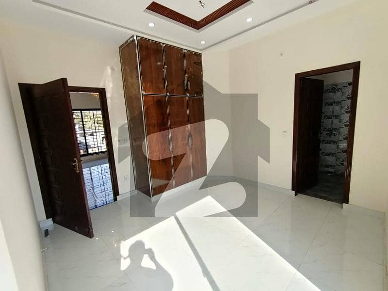 واپڈا ٹاؤن فیز 2 واپڈا ٹاؤن,لاہور میں 6 کمروں کا 10 مرلہ مکان 3.5 کروڑ میں برائے فروخت۔