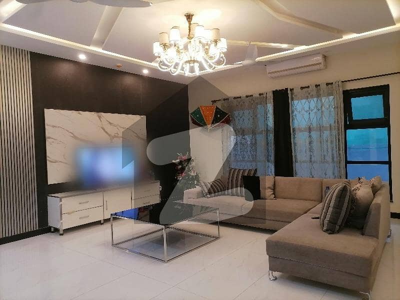ڈی ایچ اے فیز 5 ڈیفنس (ڈی ایچ اے),لاہور میں 7 کمروں کا 2 کنال مکان 7.0 لاکھ میں کرایہ پر دستیاب ہے۔