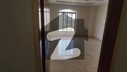 سُندرانڈسٹریل اسٹیٹ لاہور میں 9 کمروں کا 8 کنال فیکٹری 21.5 کروڑ میں برائے فروخت۔