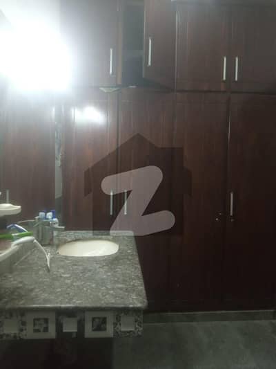 10marla 5beds Neat Clean house for sale in gulraiz housing